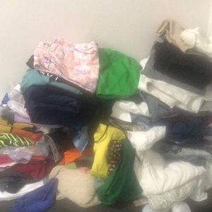 Mixed lot of clothes, bags, and Shoes 1000 pieces